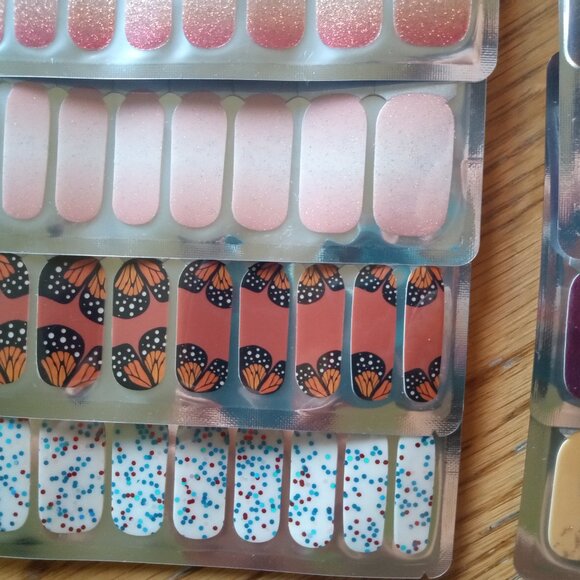 12 Pairs Lily and Fox Nail Wraps - Picture 4 of 5